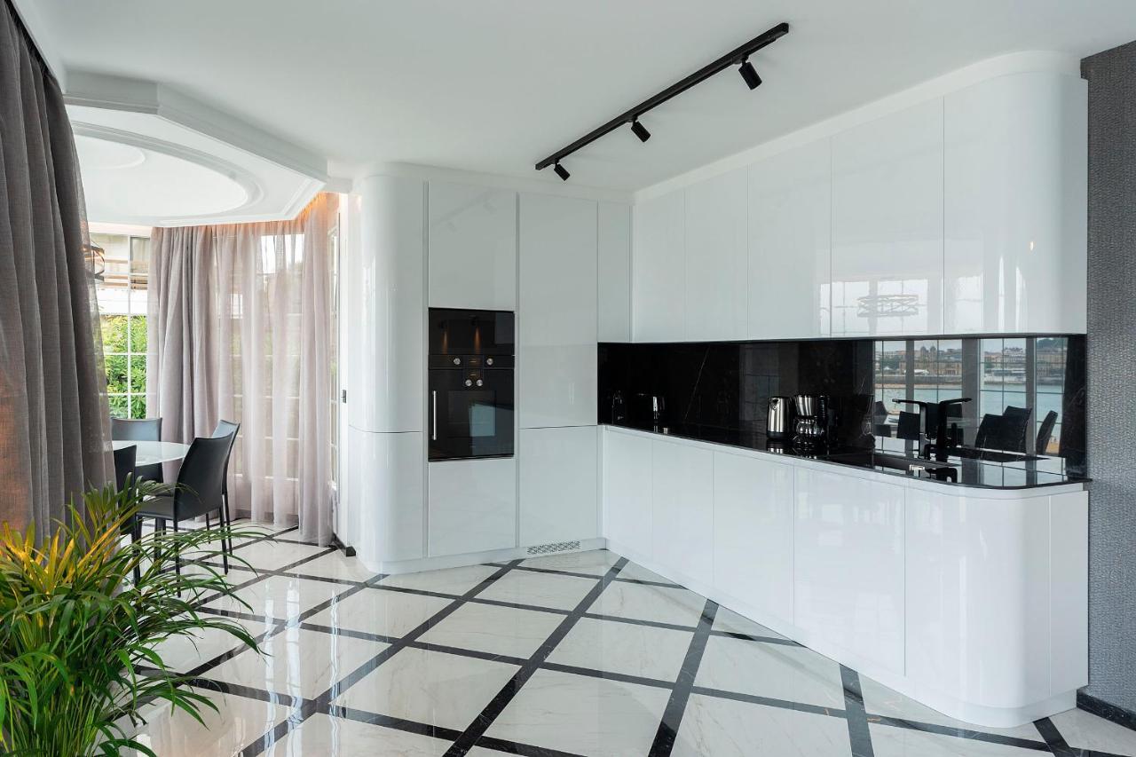 Apartment Crown Of La Concha Beach
